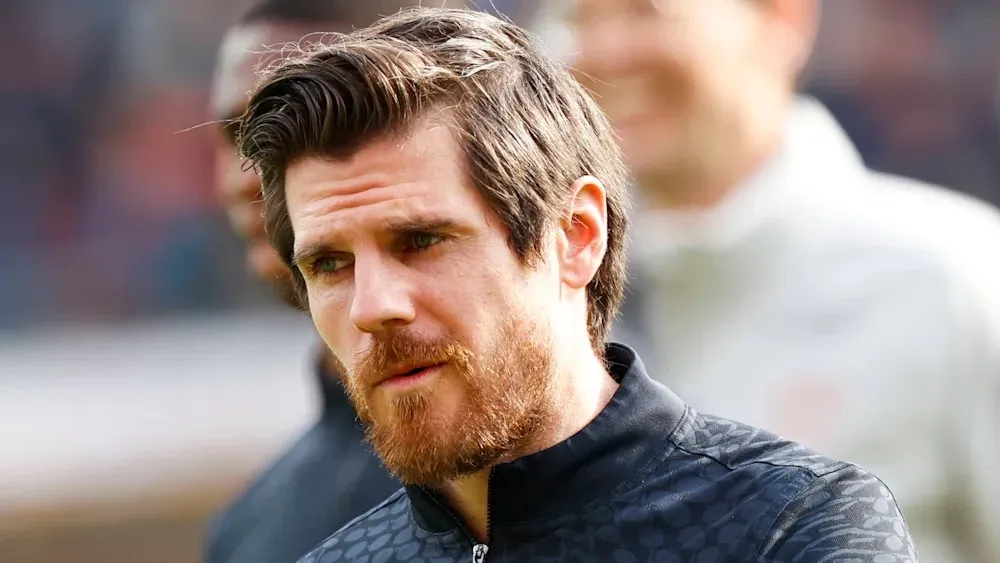 霍夫曼:我和药厂的合同明年到期后不会续签;暂不考虑退役